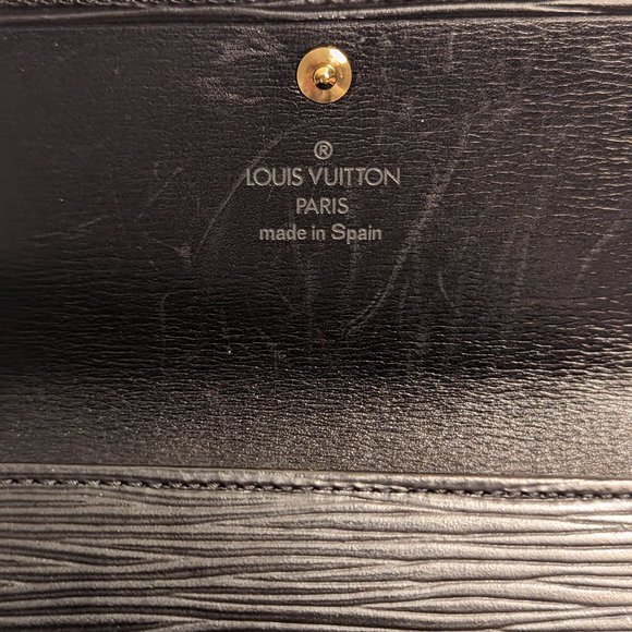 LOUIS VUITTON Epi Long Wallet with LV Logo in Black Leather Authentic Like New - Picture 6 of 15